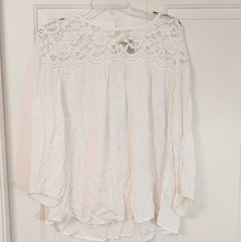 🌻 beautiful shoulder laced blouse 🌻
